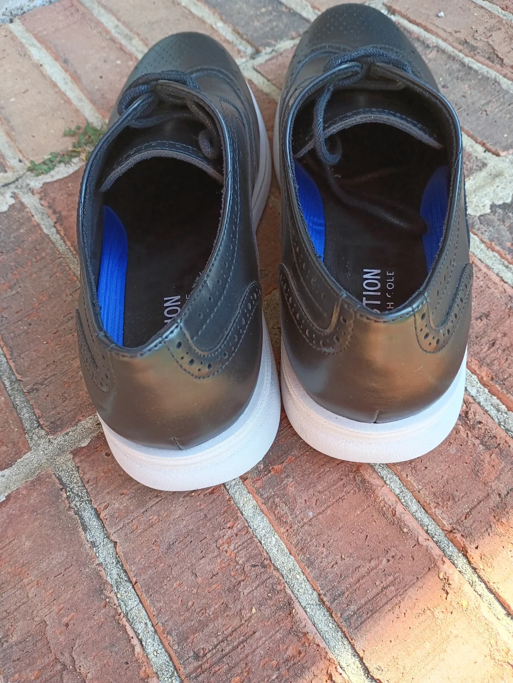 Men's Reaction Kenneth Cole Black Wingtip Oxford Sneakers with Gray Sole